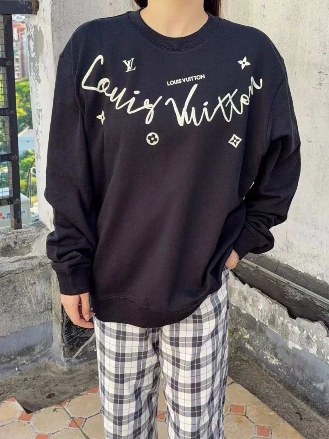 Louis Vuitton/Louis Vuitton 25Fw cursive signature letter print crew neck sweatshirt